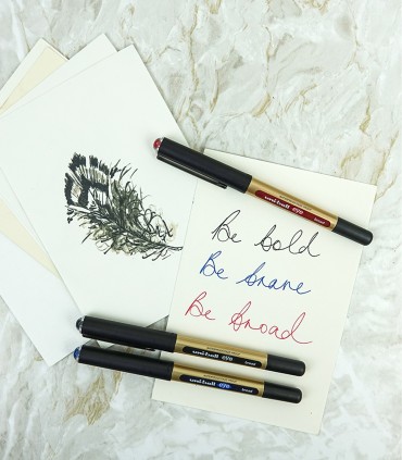 روان نویس یونی بال مدل Eye قطر 1mm کد UB-150-10